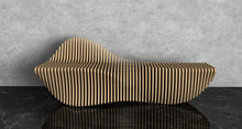 Load image into Gallery viewer, Parametric Wood Bench made by CNC Woodarts. Customizable wood type, size and finish